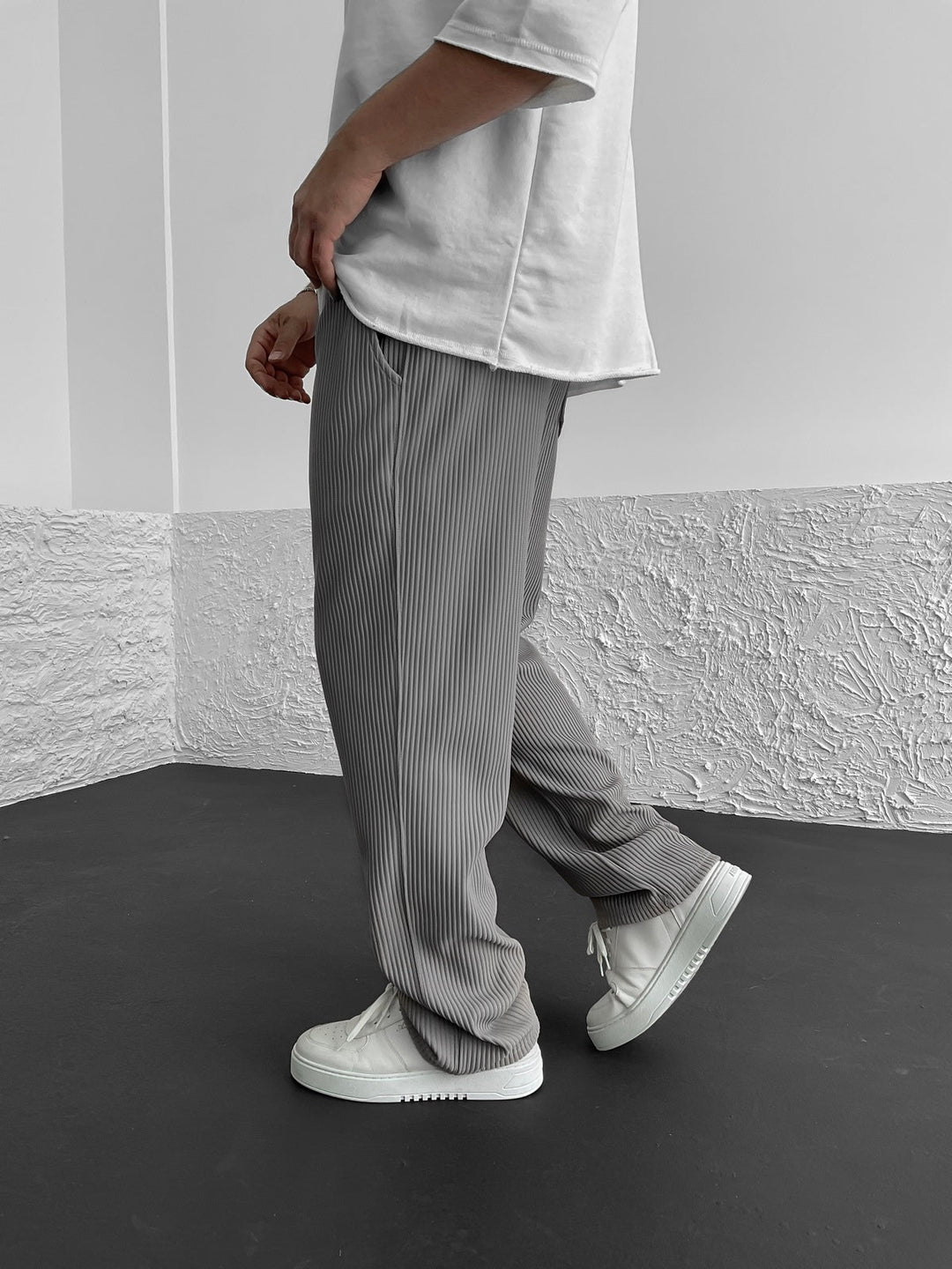 Theo | Relaxed Fit Corduroy Pants