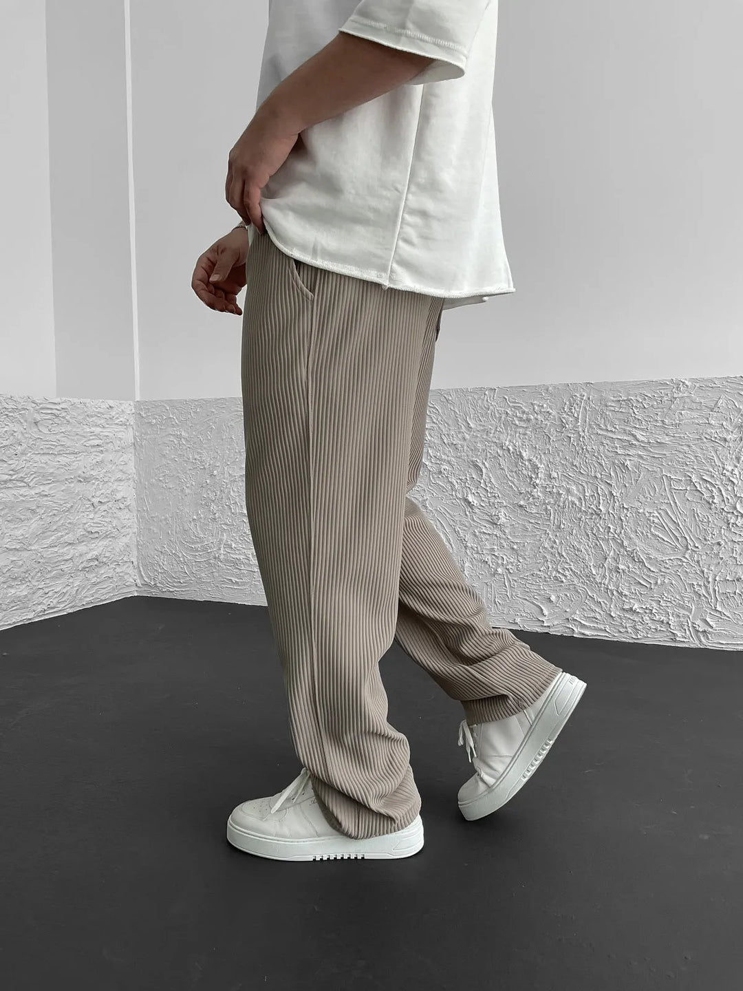 Theo | Relaxed Fit Corduroy Pants