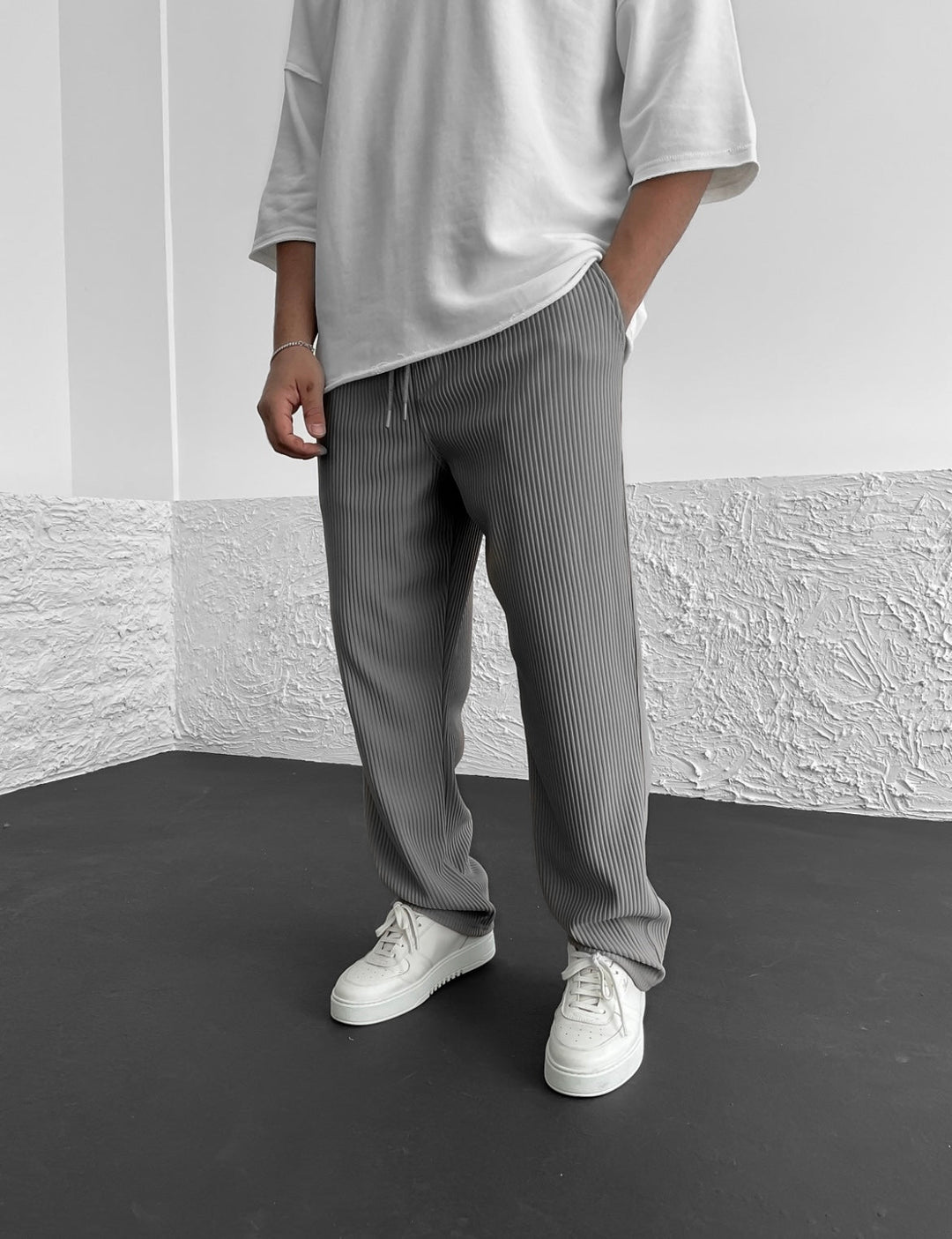 Theo | Relaxed Fit Corduroy Pants